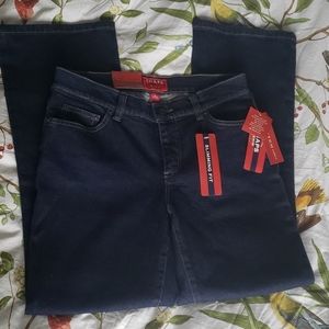 CHAPS NWT Jeans, Bootcut Slimming Fit, Size 4